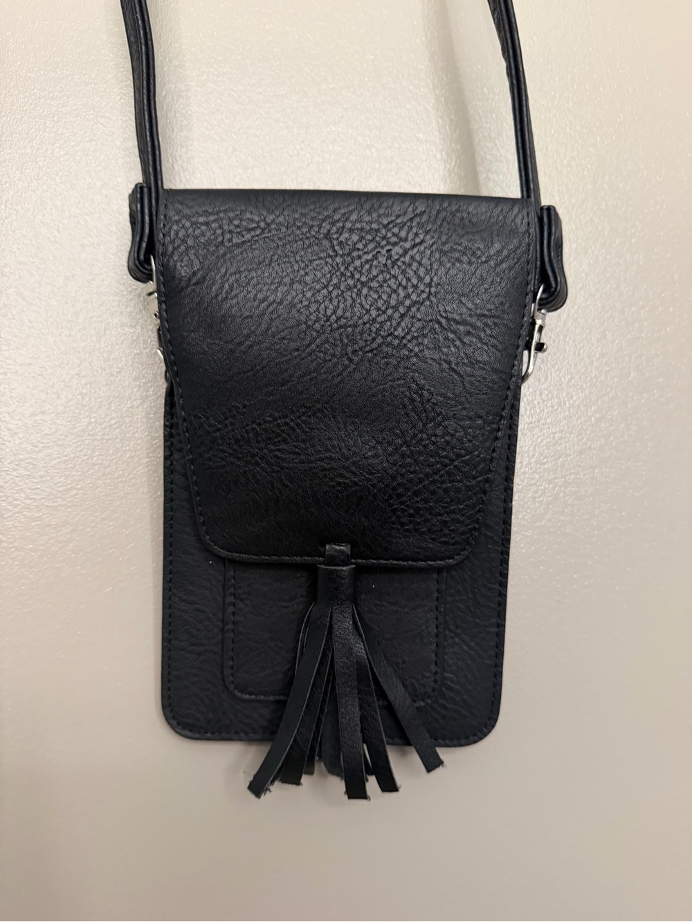 Classic Black Leather Crossbody Phone Bag with Tassel
